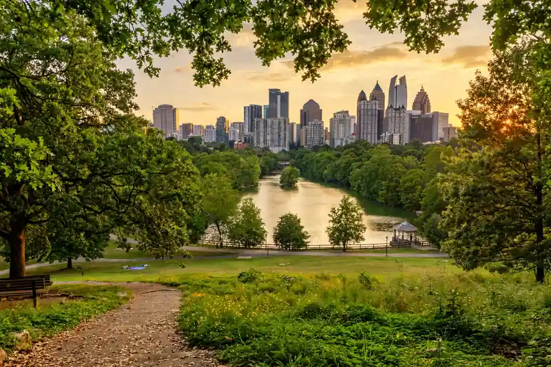 Atlanta Travel Guide: History, Food and Film Locations — complete USA travel guide with the best places, timing tips and practical advice